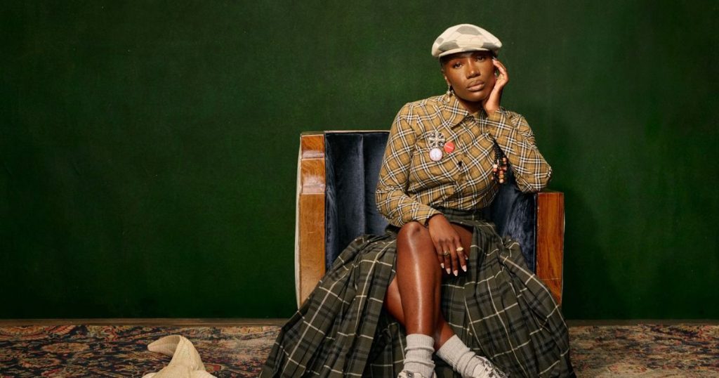 Η Doechii λαμβάνει το βραβείο Γυναίκα της Χρονιάς στην εκδήλωση Billboard Women in Music.