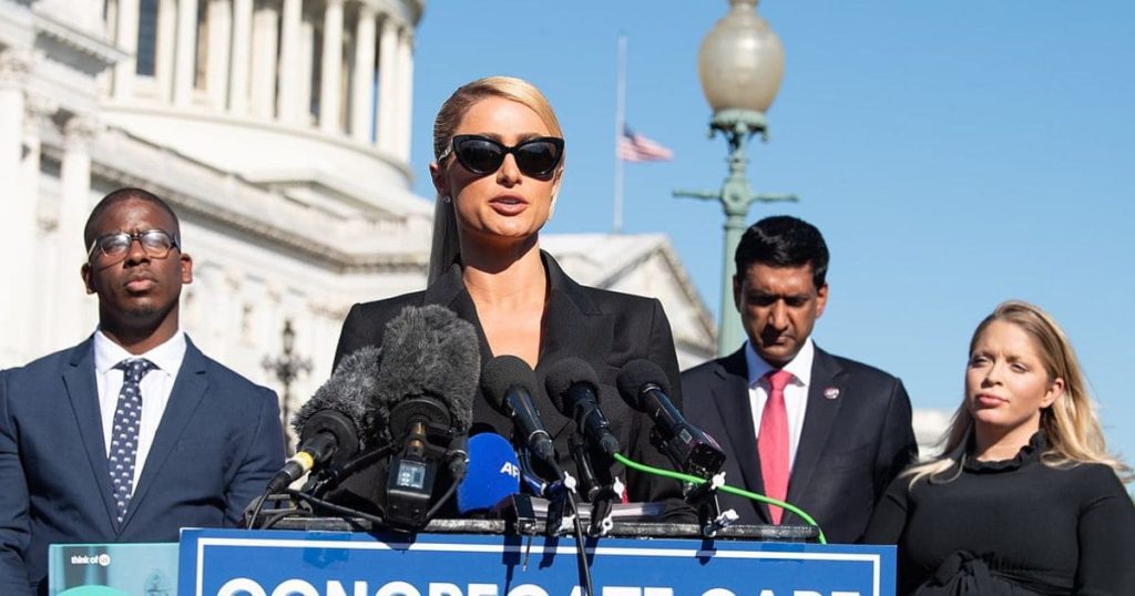 Η Paris Hilton ανακοινώνει το podcast «My Friend Daisy» για την υπόθεση δολοφονίας της 19χρονης Daisy Jazz Isobel Ridley.