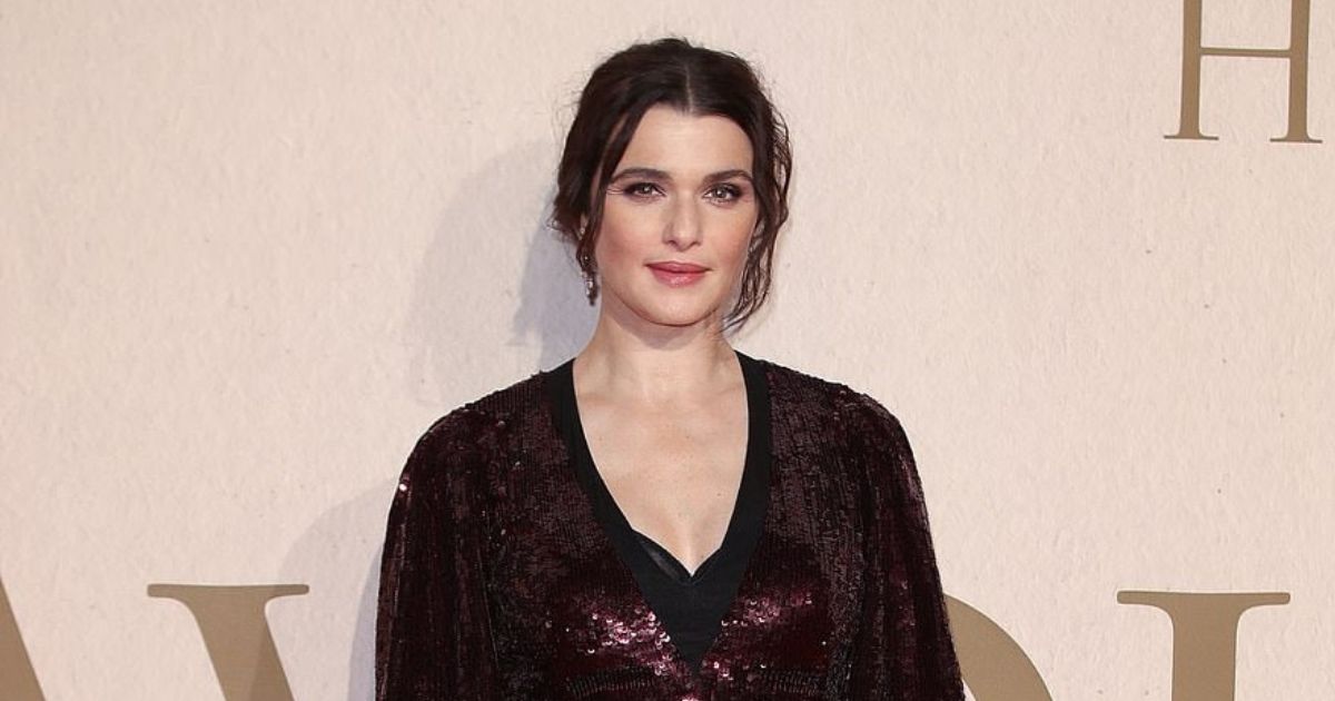 High-Quality First Look At Rachel Weisz’s Erotic Netflix Drama With Sofa Sex & Orgasms Background Photography High-Quality First Look At Rachel Weisz’s Erotic Netflix Drama With Sofa Sex & Orgasms Background Photography