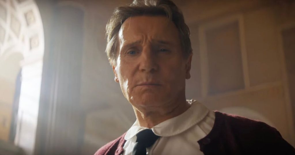 Ο Liam Neeson στον ρόλο του Frank Drebin Jr. στην ταινία reboot «The Naked Gun».