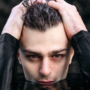 Theo Evan (Βαγγέλης Θεοδώρου) εκπροσωπεί την Κύπρο στην Eurovision 2025 με το τραγούδι «Shh».