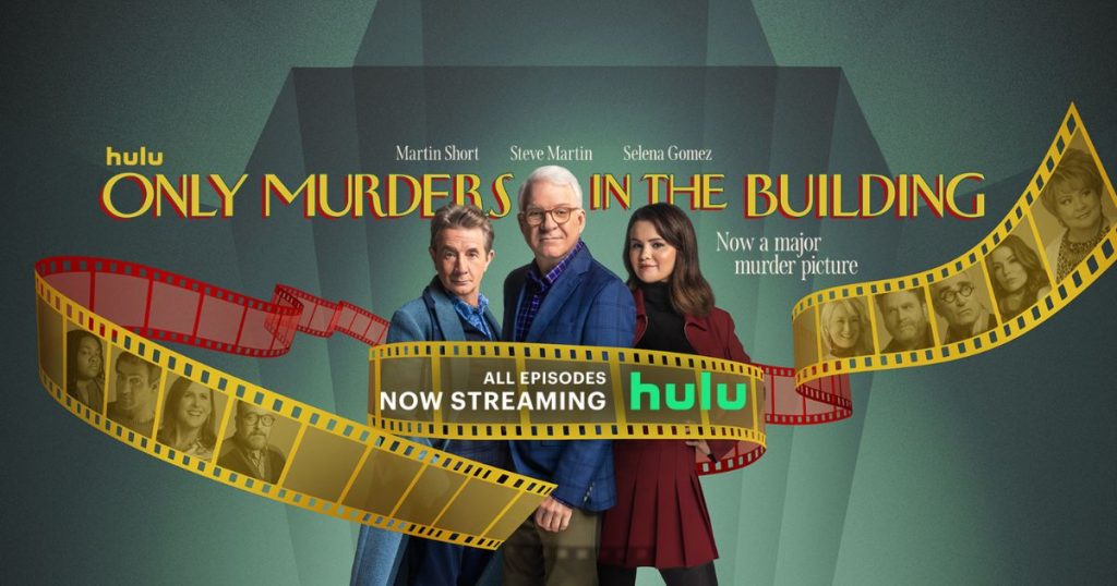 Οι πρωταγωνιστές του «Only Murders in the Building» σε σκηνή από τα νέα επεισόδια της 5ης σεζόν.