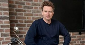 Ο Ewan McGregor παραλαμβάνει το βραβείο BAFTA Scotland