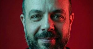 Ο DJ Χρίστος Καλτσάς από τη Θεσσαλονίκη επανερμηνεύει παραδοσιακά ελληνικά τραγούδια σε lounge/world music εκδοχή.