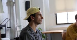 Andrew Norman Wilson σκηνοθετεί μουσικό βίντεο της Naomi Scott