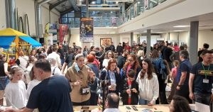 Retro AXD 3.0: Νοσταλγία, μουσική και τεχνολογία στην Αλεξανδρούπολη