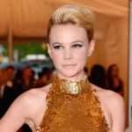 Η Carey Mulligan στο καστ του «The Bell Jar» με τη Billie Eilish